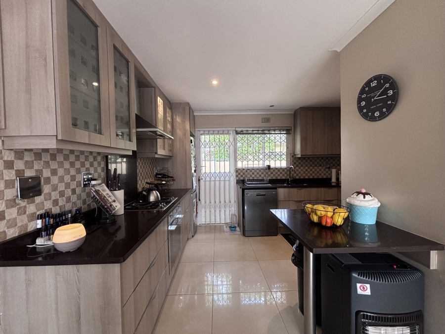 To Let 3 Bedroom Property for Rent in Sunningdale Western Cape